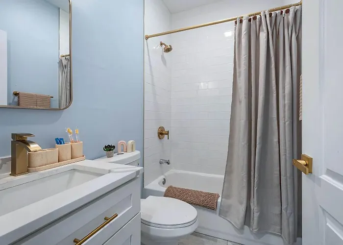 Near Brookfield Zoo - King Bed - Sleeps 7 Westchester