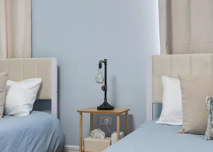 Apartment Near Brookfield Zoo - King Bed - Sleeps 7 *