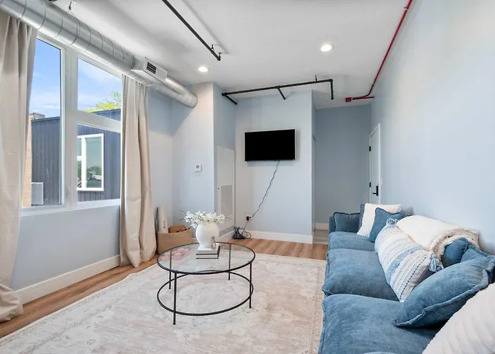 Apartment Near Brookfield Zoo - King Bed - Sleeps 7